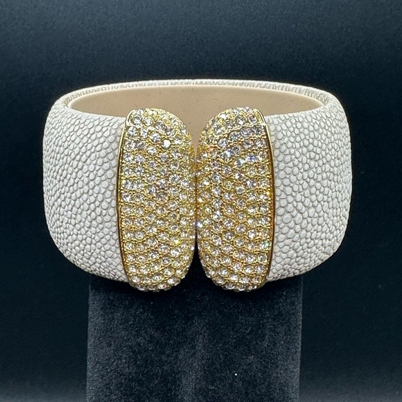 Real Collectibles by Adrienne Gold and Cream Textured Bangle Bracelet - Picture 3 of 9